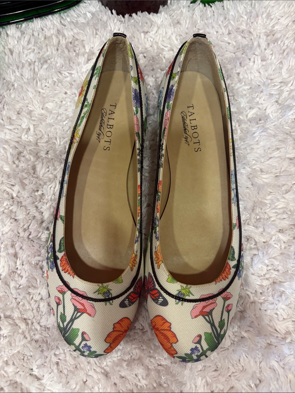 Talbots Cream Floral Ballet Flats with Multicolor Blooms